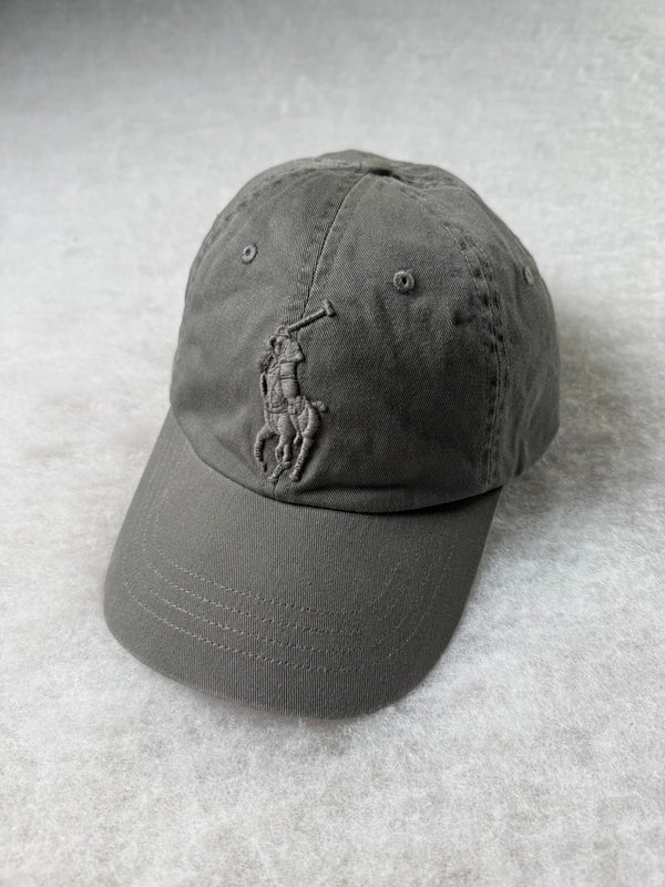 Caps