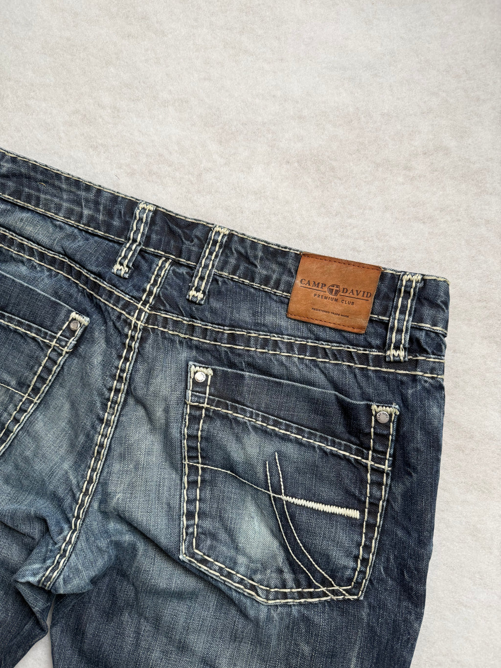 Camp David Jeans 32