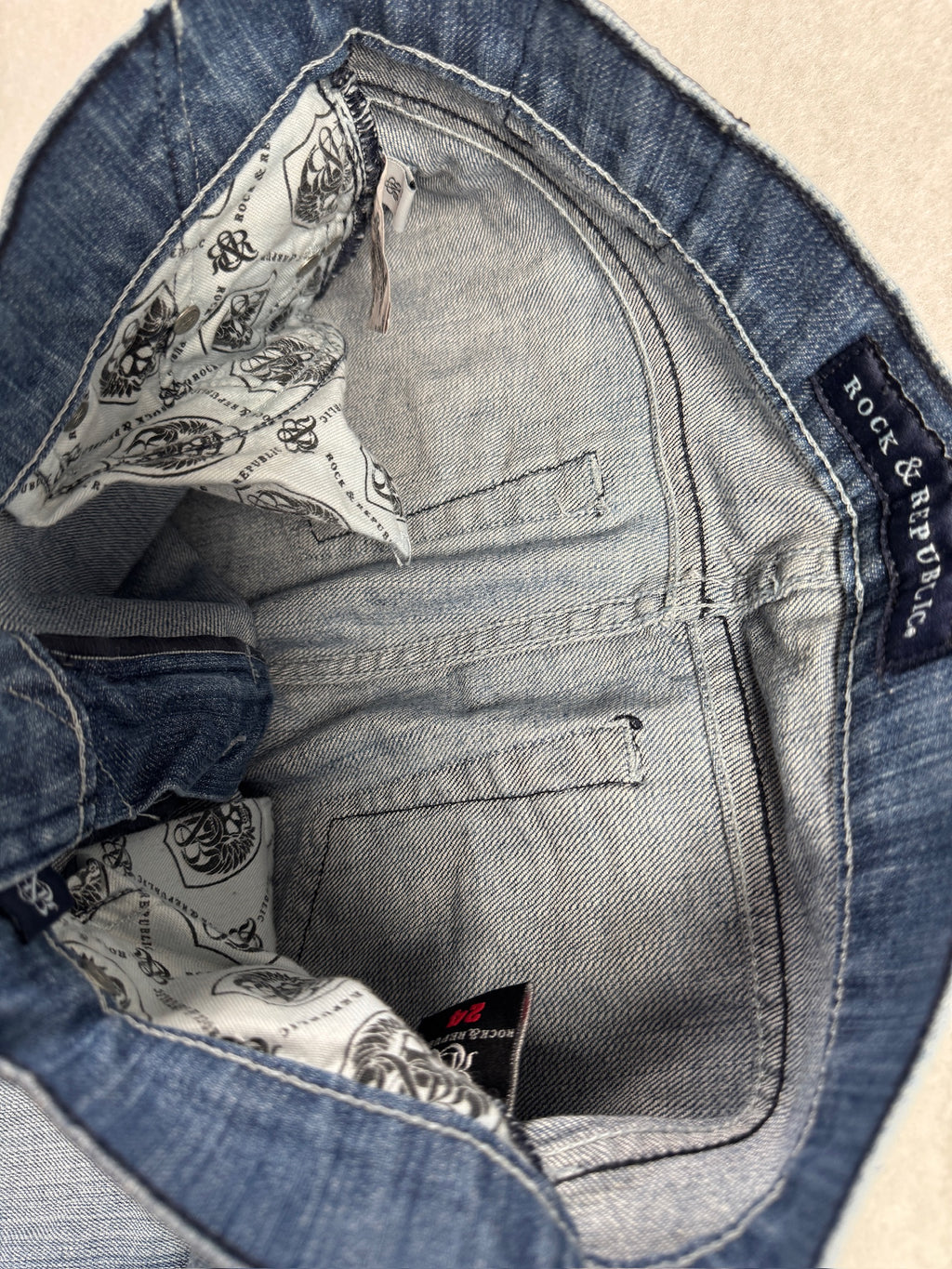 Rock & Republic Boot Cut Low Waist Jeans 24