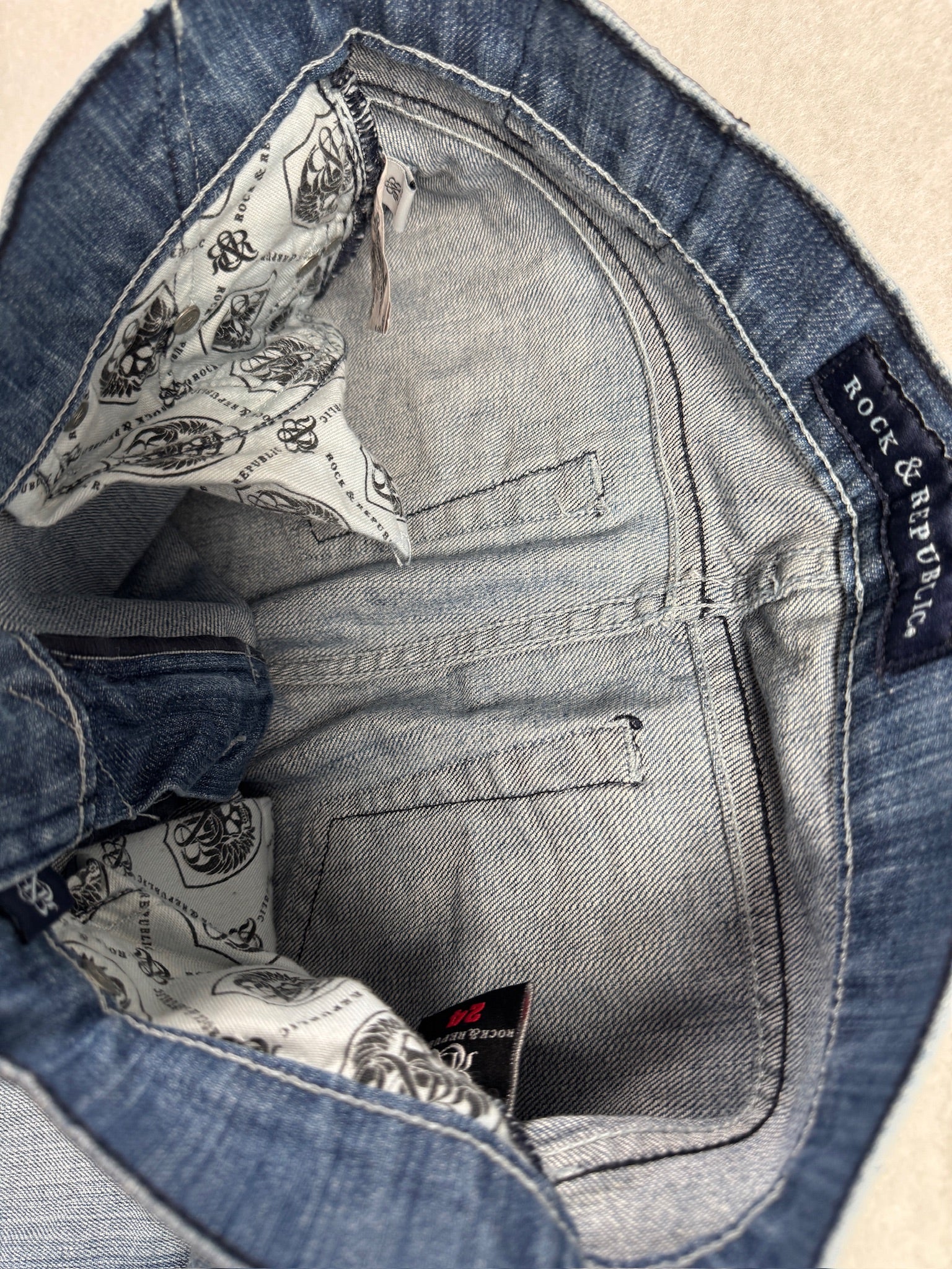 Rock & Republic Boot Cut Low Waist Jeans 24