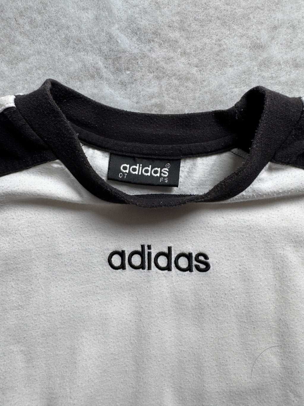 Adidas T-Shirt