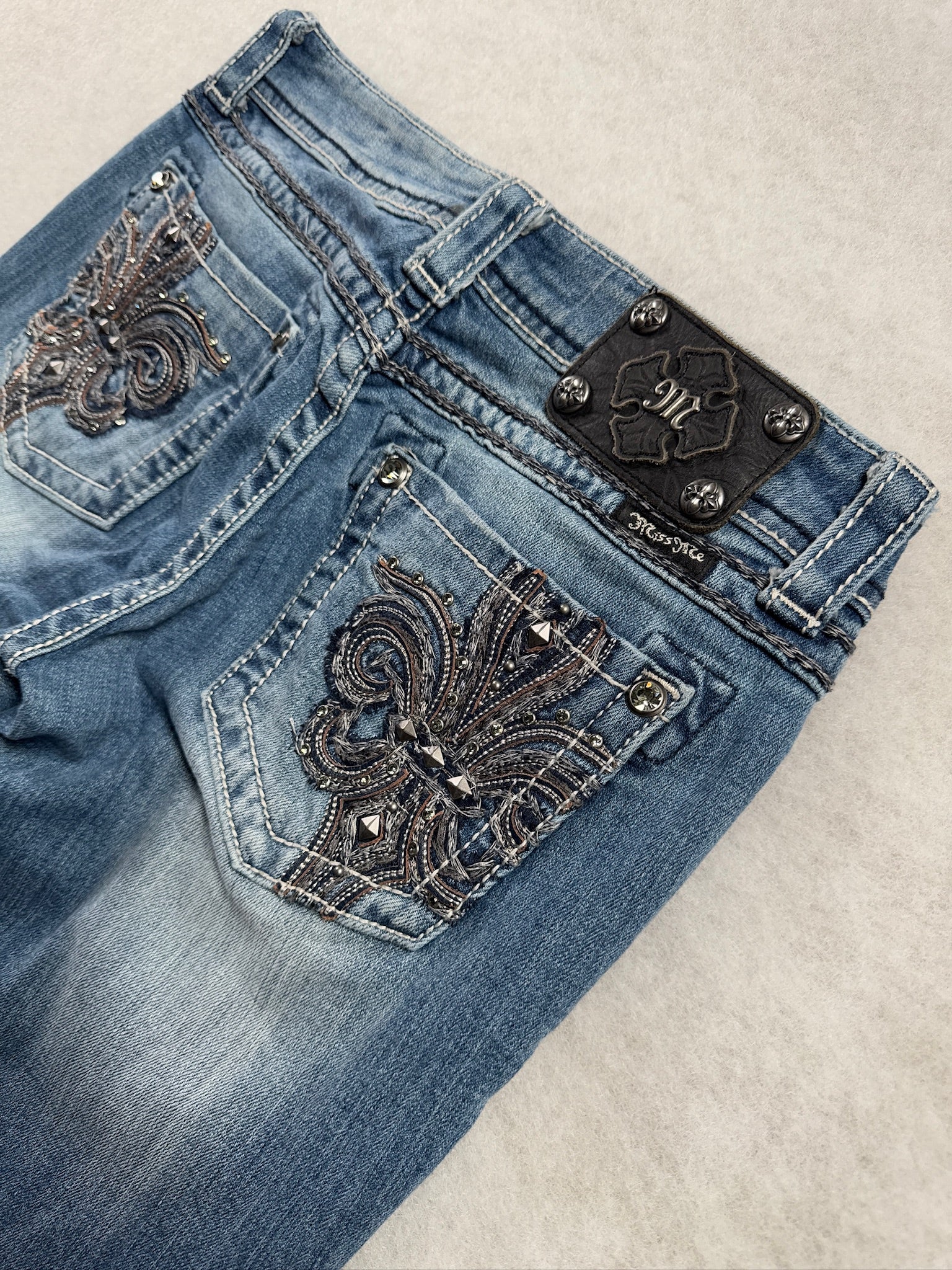 Miss Me Boot Cut Low Waist Jeans 28
