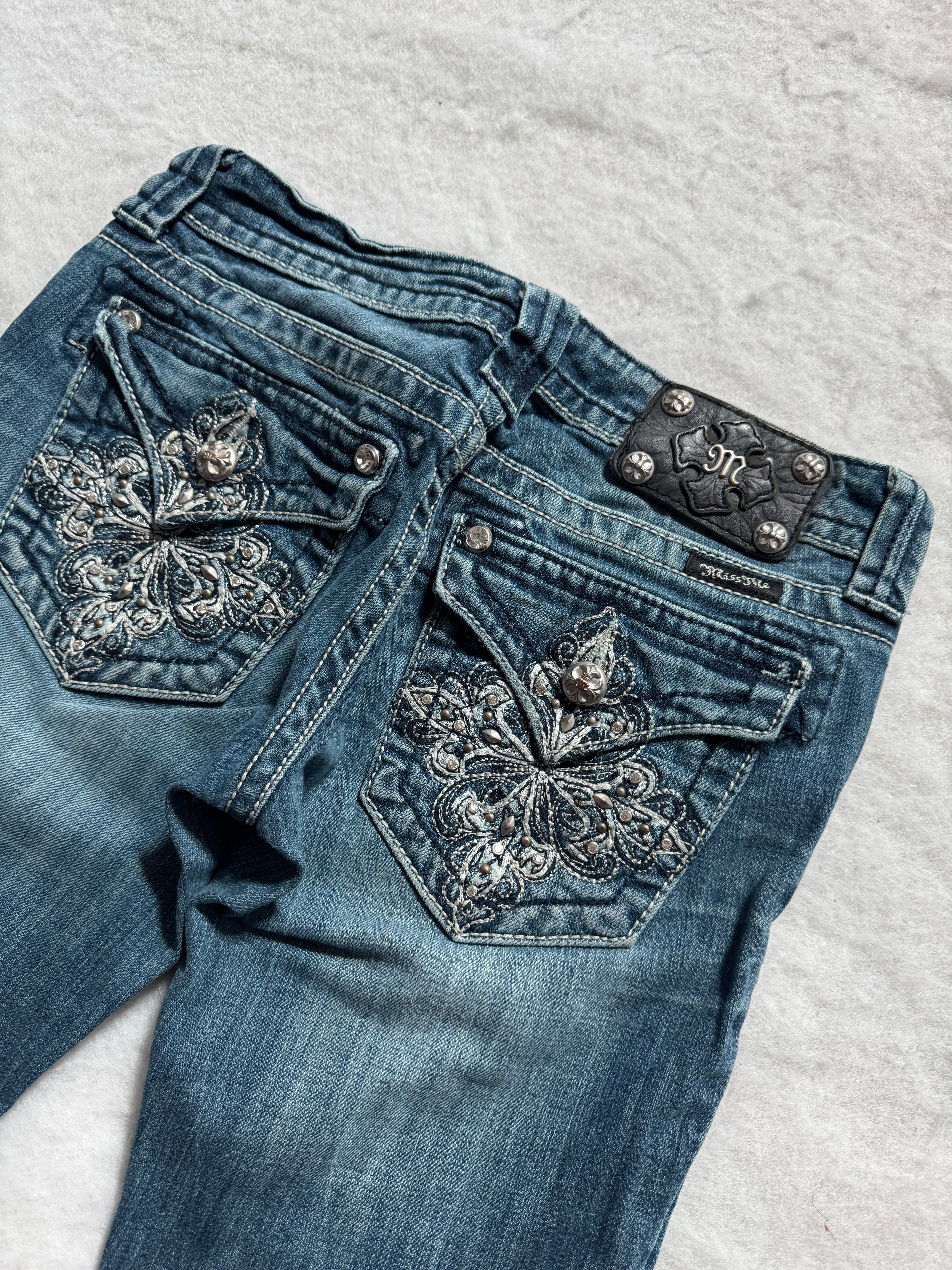 Miss Me Boot Cut Low Waist Jeans 26