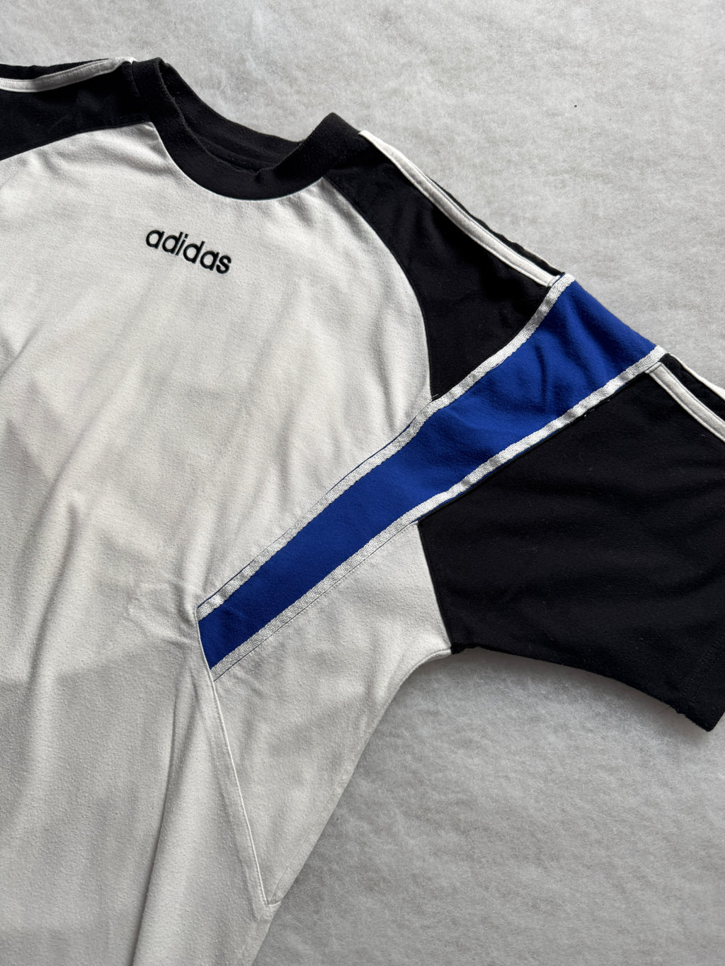 Adidas T-Shirt