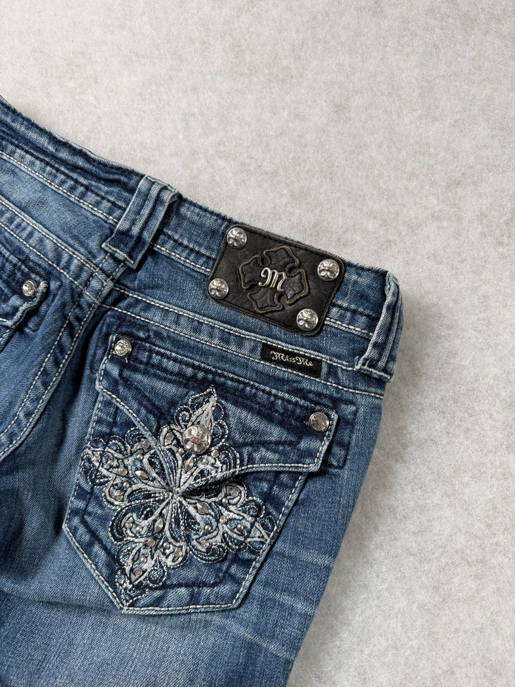 Miss Me Boot Cut Low Waist Jeans 26