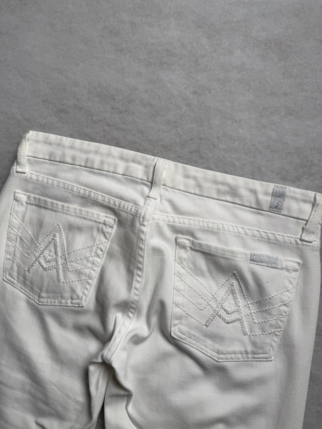 Seven Boot Cut Low Waist Jeans 27