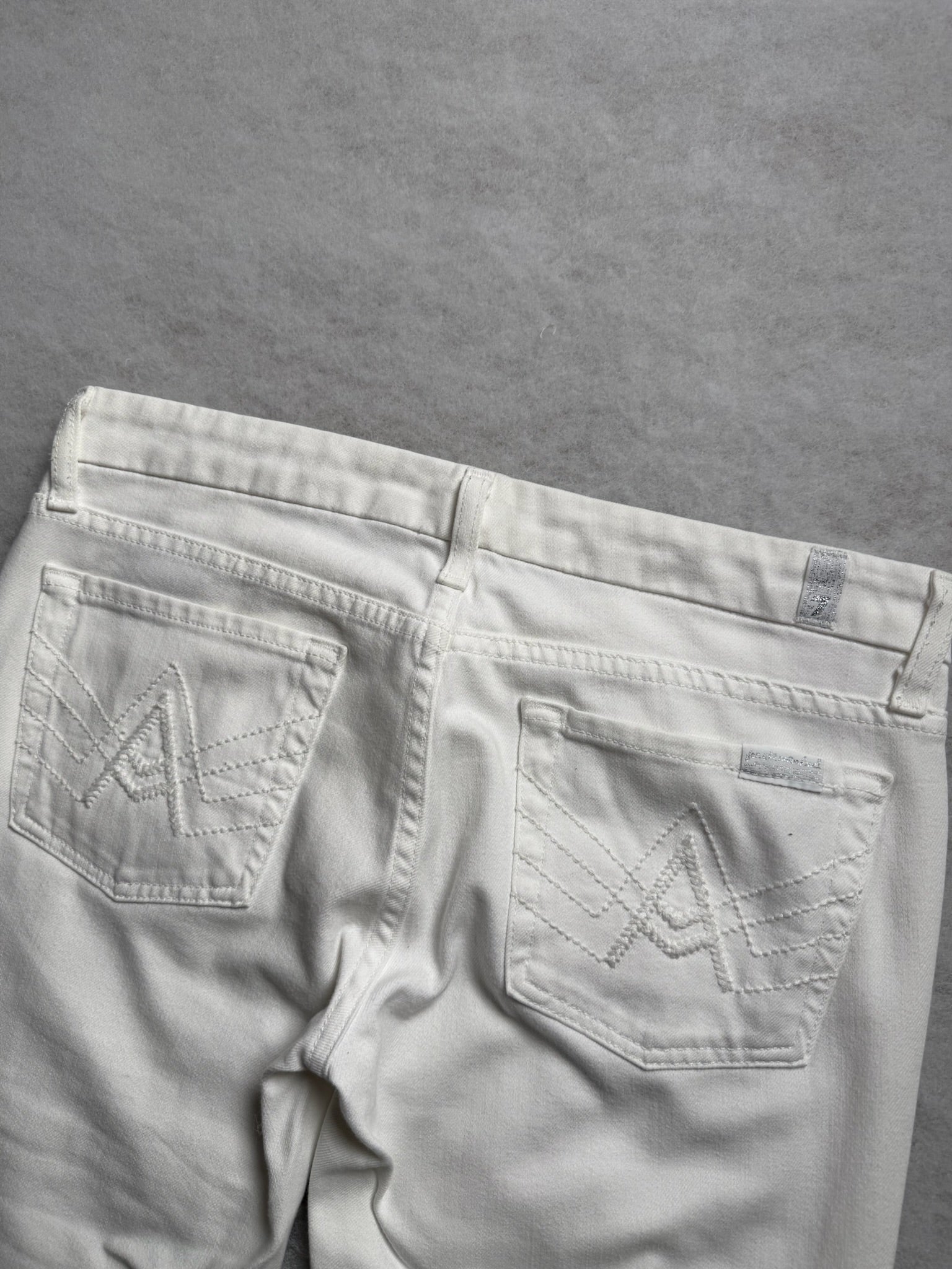 Seven Boot Cut Low Waist Jeans 27